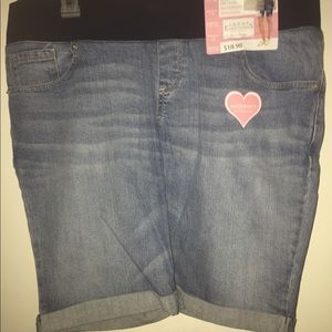 Maternity shorts